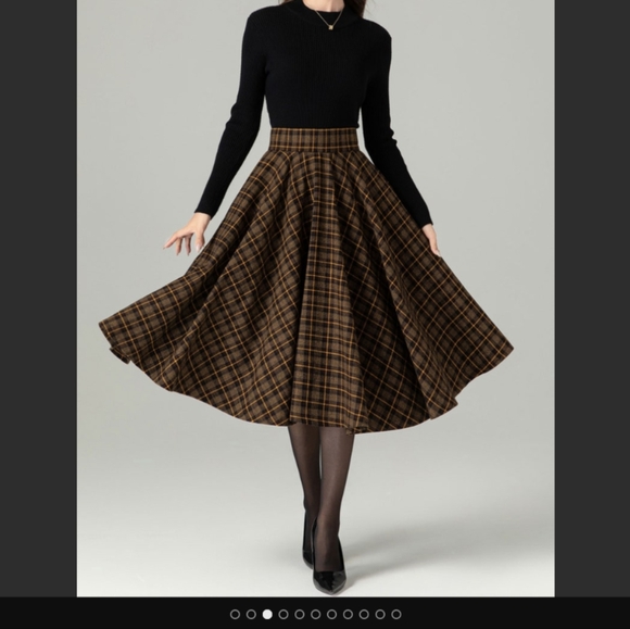 Beautiful Forest Green wool blend circle skirt - Picture 4 of 6